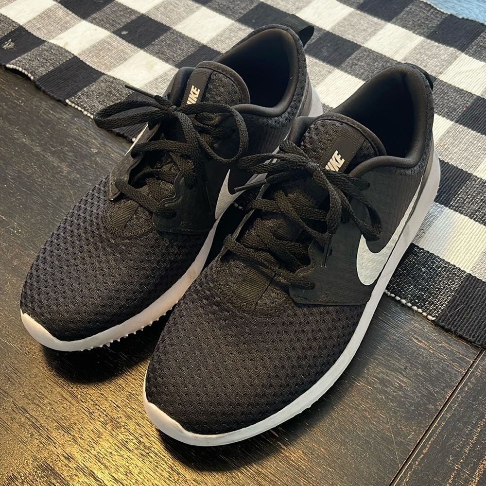 Nike roche golf shoes
